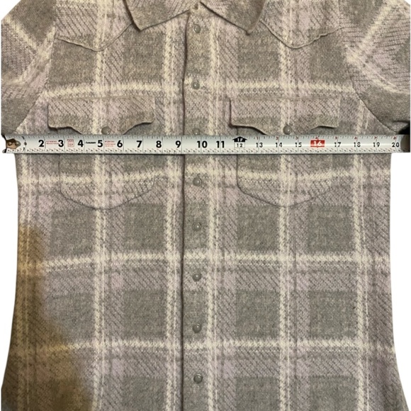 Cashmere snap button up western style checkered plaid sweater. Sz 4 - Picture 9 of 16
